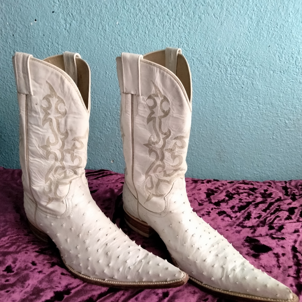 Bilbo Genuine Ostrich and Leather white boots and belt
